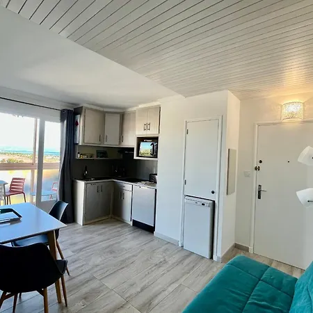 Sea View Calm And Comfort In The Village Apartman